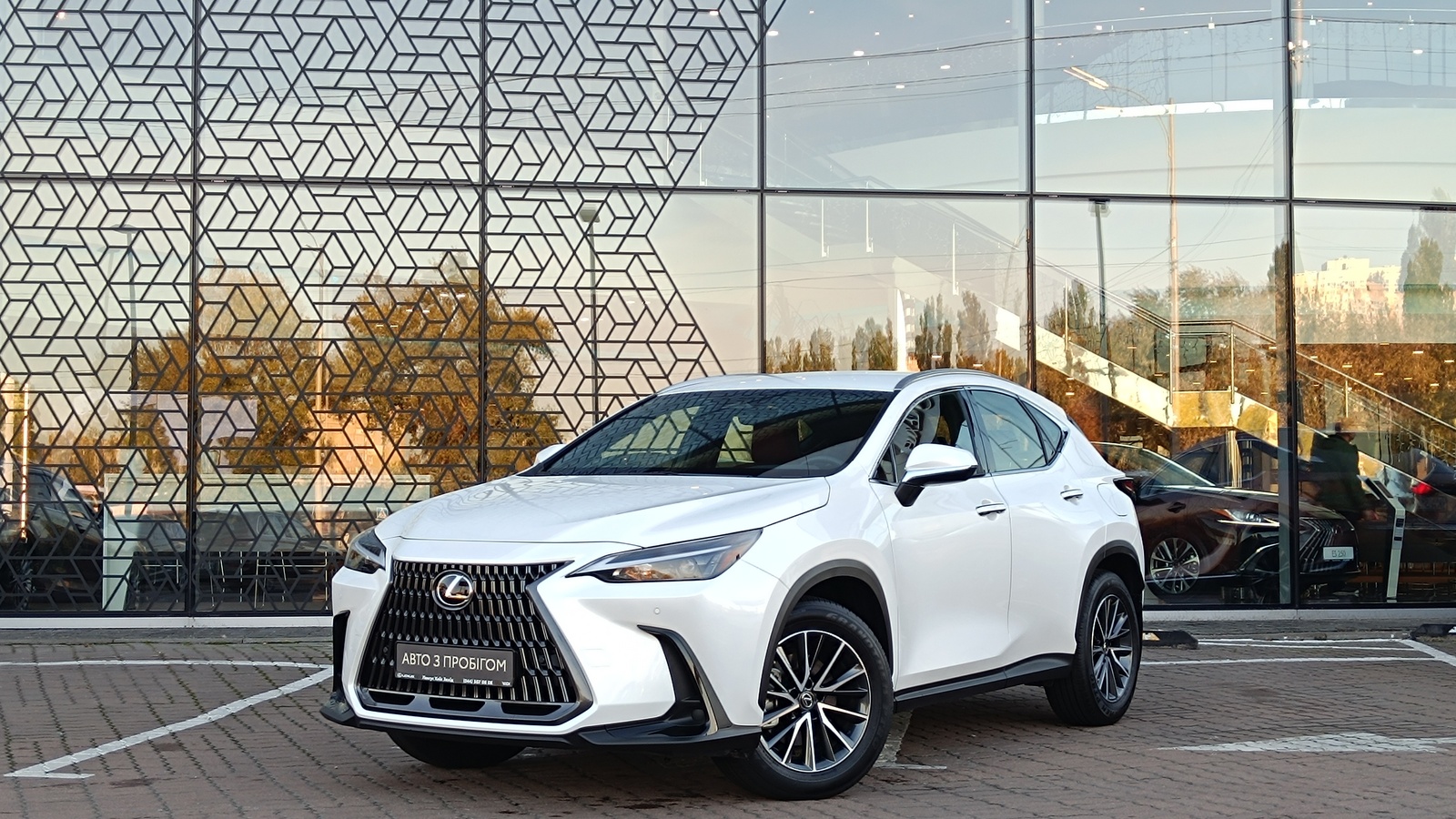 ФОТО: Lexus NX