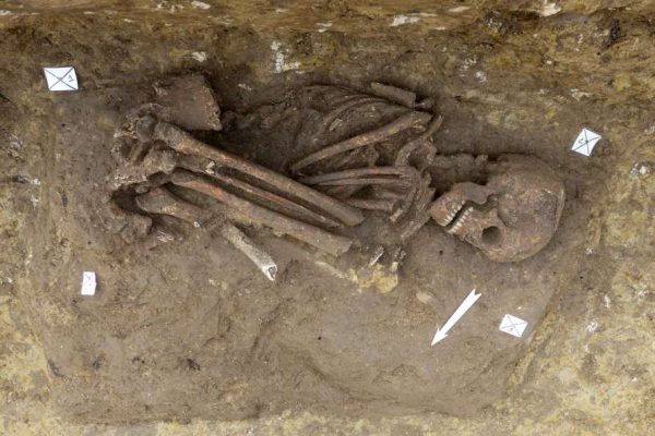 Во Франции найдены уникальные неолитические гробницы