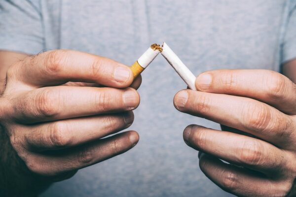 С 11 июля в Украине запрещено курить в общественных местах