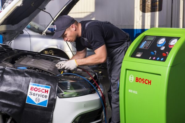 Bosch испытывает фургоны на топливных элементах