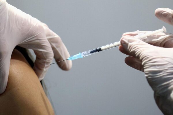 Украинцы в сентябре смогут сделать четверную прививку от COVID-19