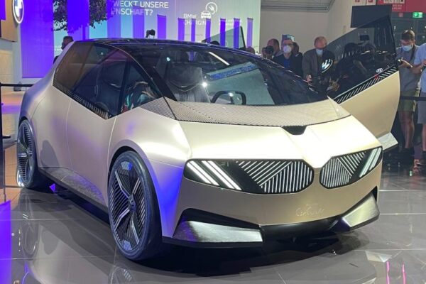 BMW выпустит три «доступных» модели электромобилей