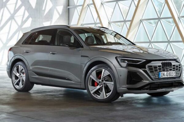 Официально презентован электромобиль Audi Q8 e-tron