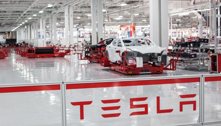 Tesla зарабатывает на каждом автомобиле в 8 раз больше, чем Toyota