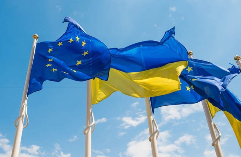 Украина может стать центром власти, если вступит в ЕС