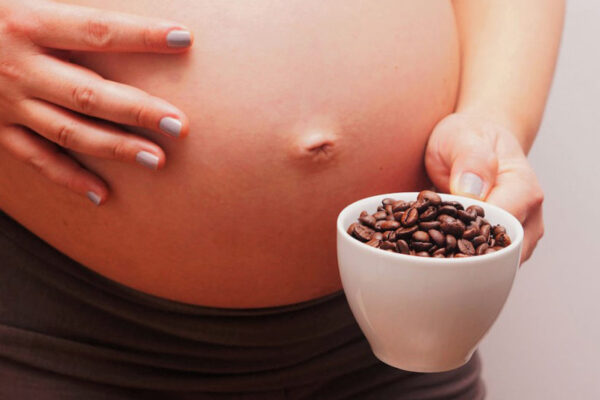 Употребление кофе во время беременности может негативно влиять на рост ребенка