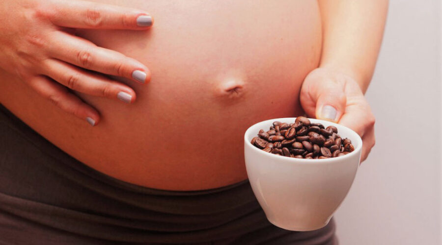 Употребление кофе во время беременности может негативно влиять на рост ребенка