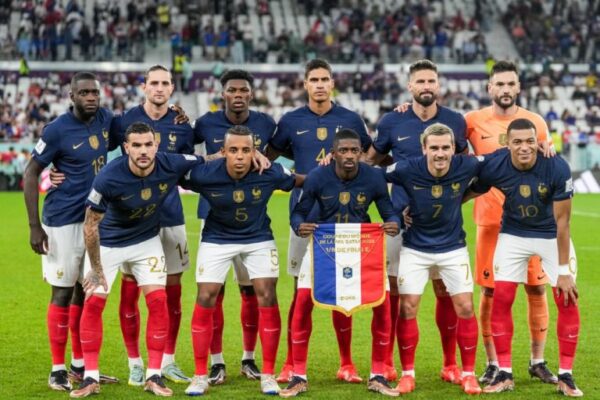 Во Франции прошли массовые протесты из-за проигрыша своей сборной
