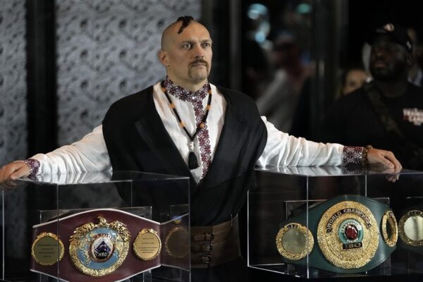 Три украинца вошли в сотню лучших боксеров современности от ESPN