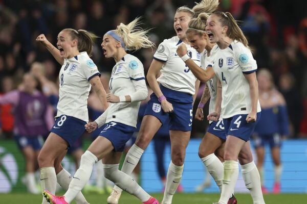 Сборная Англии в серии пенальти победила Бразилию в первой женской Финалиссиме в истории футбола